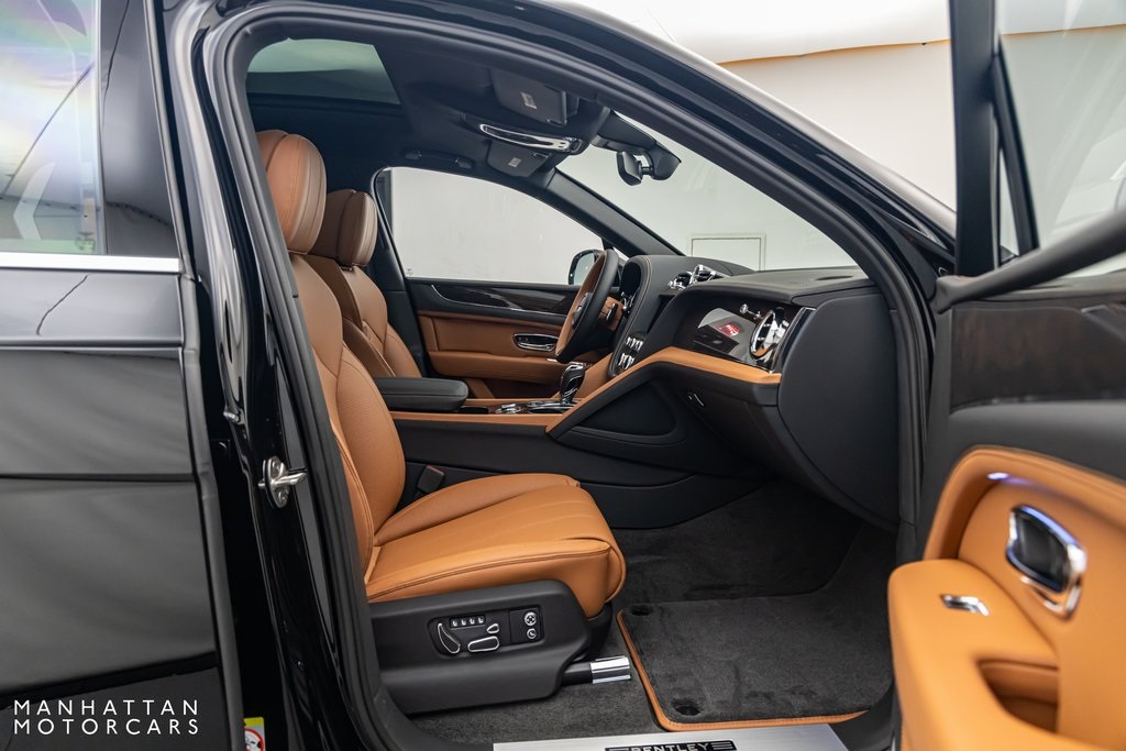 2024 Bentley Bentayga EWB photo 25