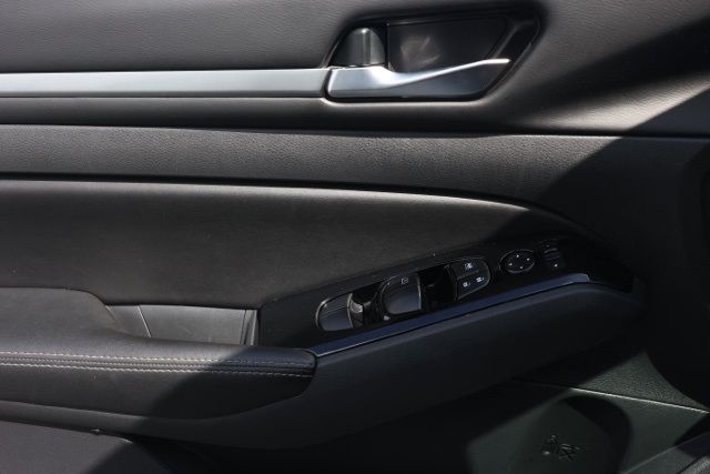 2023 Nissan Altima 2.5 SV photo 22