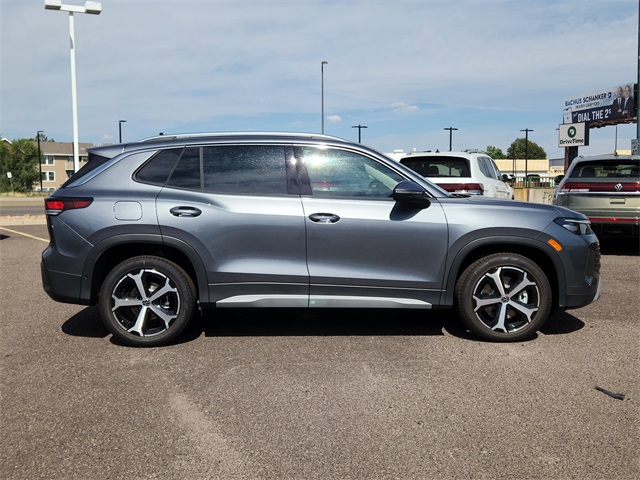 2025 Volkswagen Tiguan SE photo 2