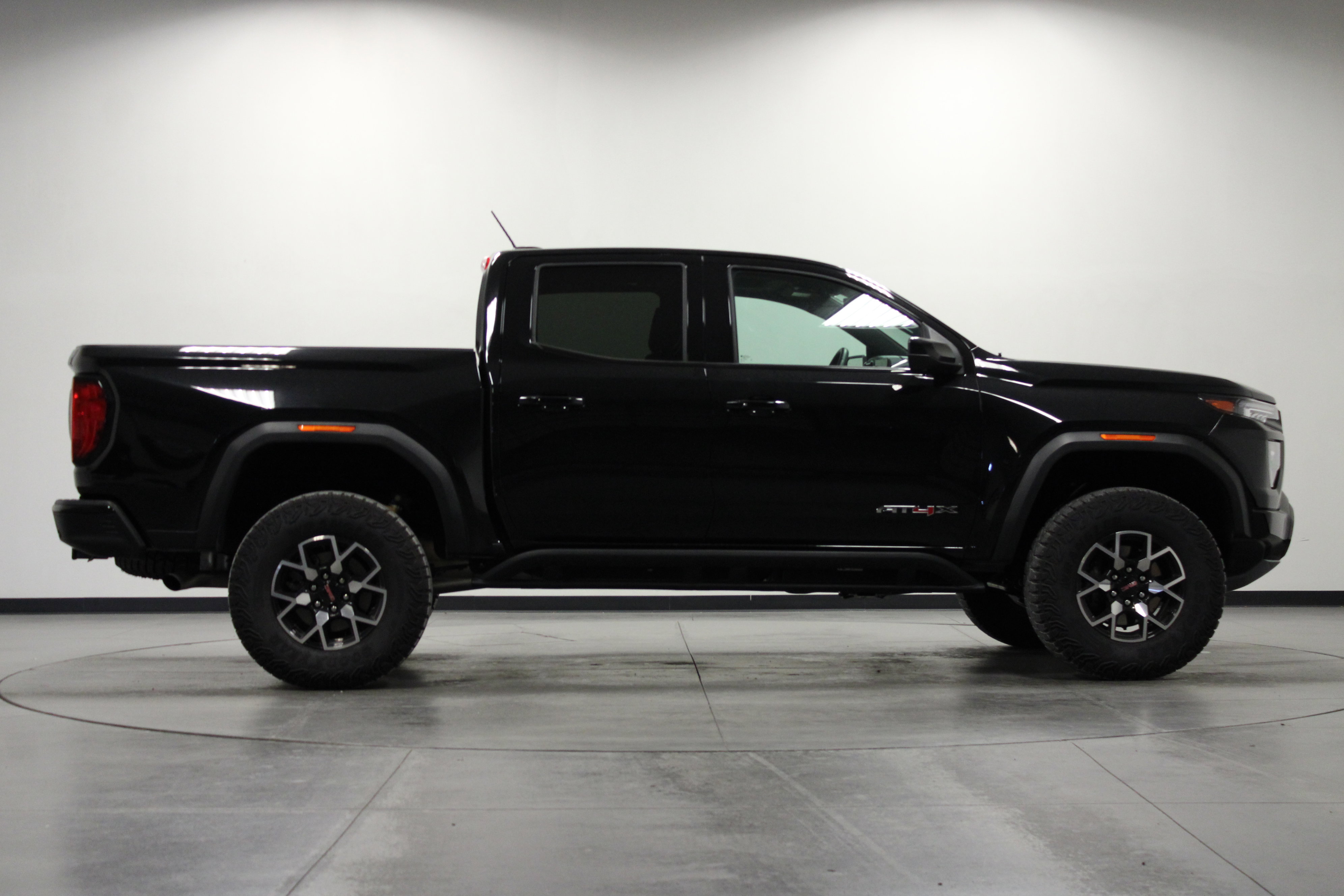 2024 Gmc Canyon AT4X photo 2