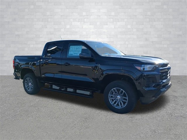 2026 Chevrolet Colorado LT photo 2