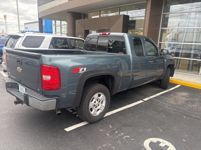 2009 Chevrolet Silverado 1500 LT photo 3