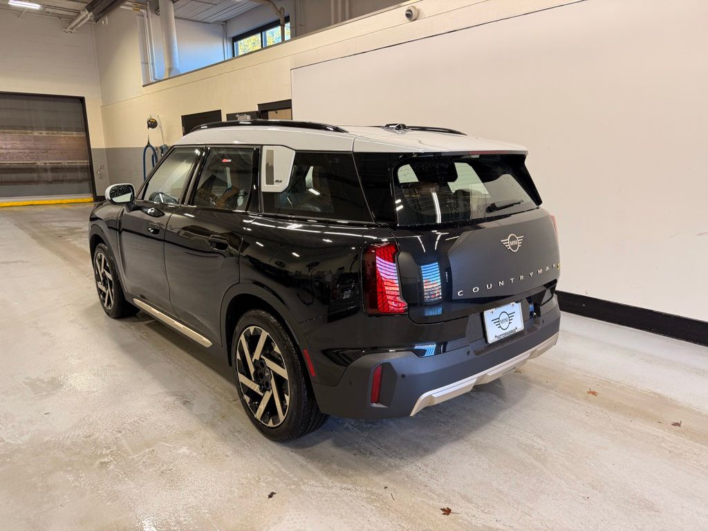 2025 Mini Countryman SE ALL4 photo 2