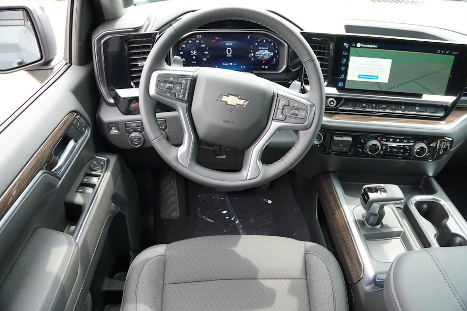 2026 Chevrolet Silverado 1500 LT photo 9