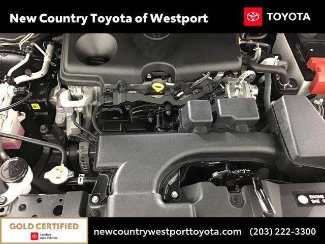 2022 Toyota RAV4 LE photo 14