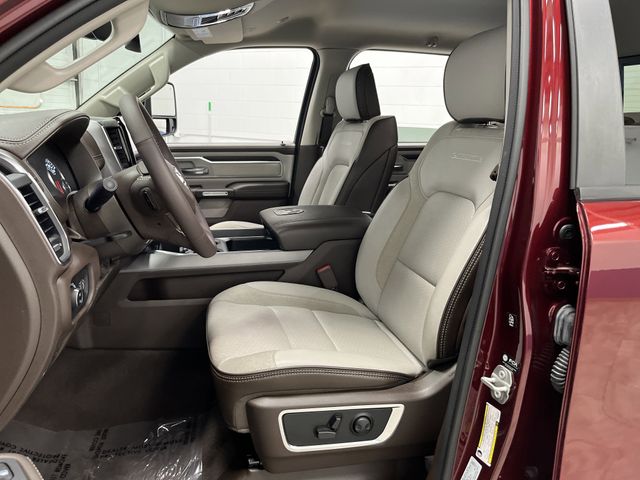 2025 Ram 1500 Laramie photo 4