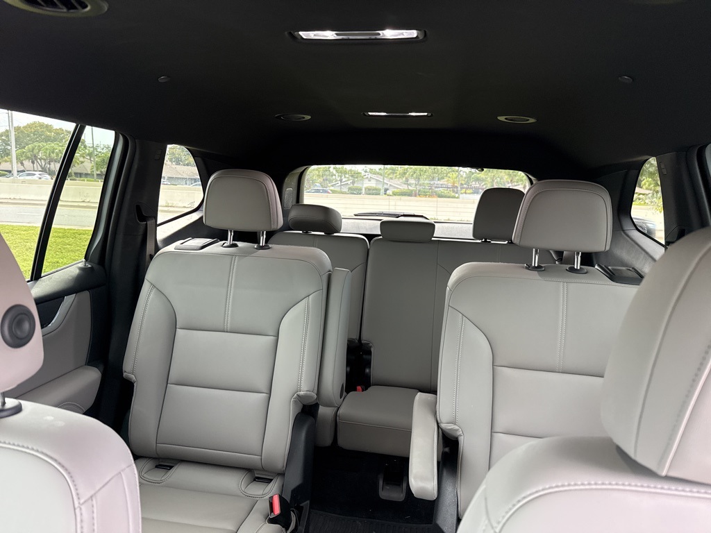 2024 Gmc Acadia Elevation photo 3