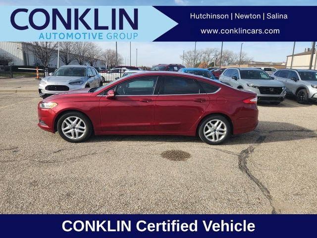 2014 Ford Fusion SE's photo