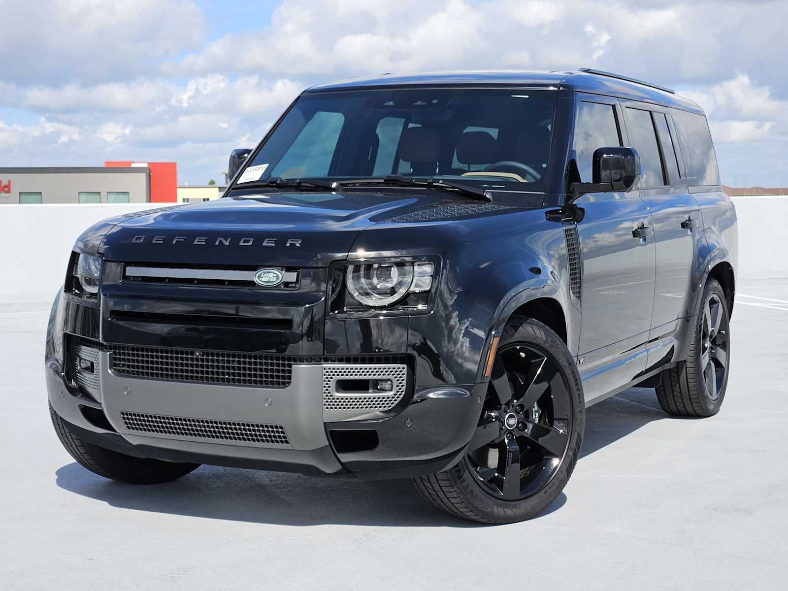 2025 Land Rover Defender V8