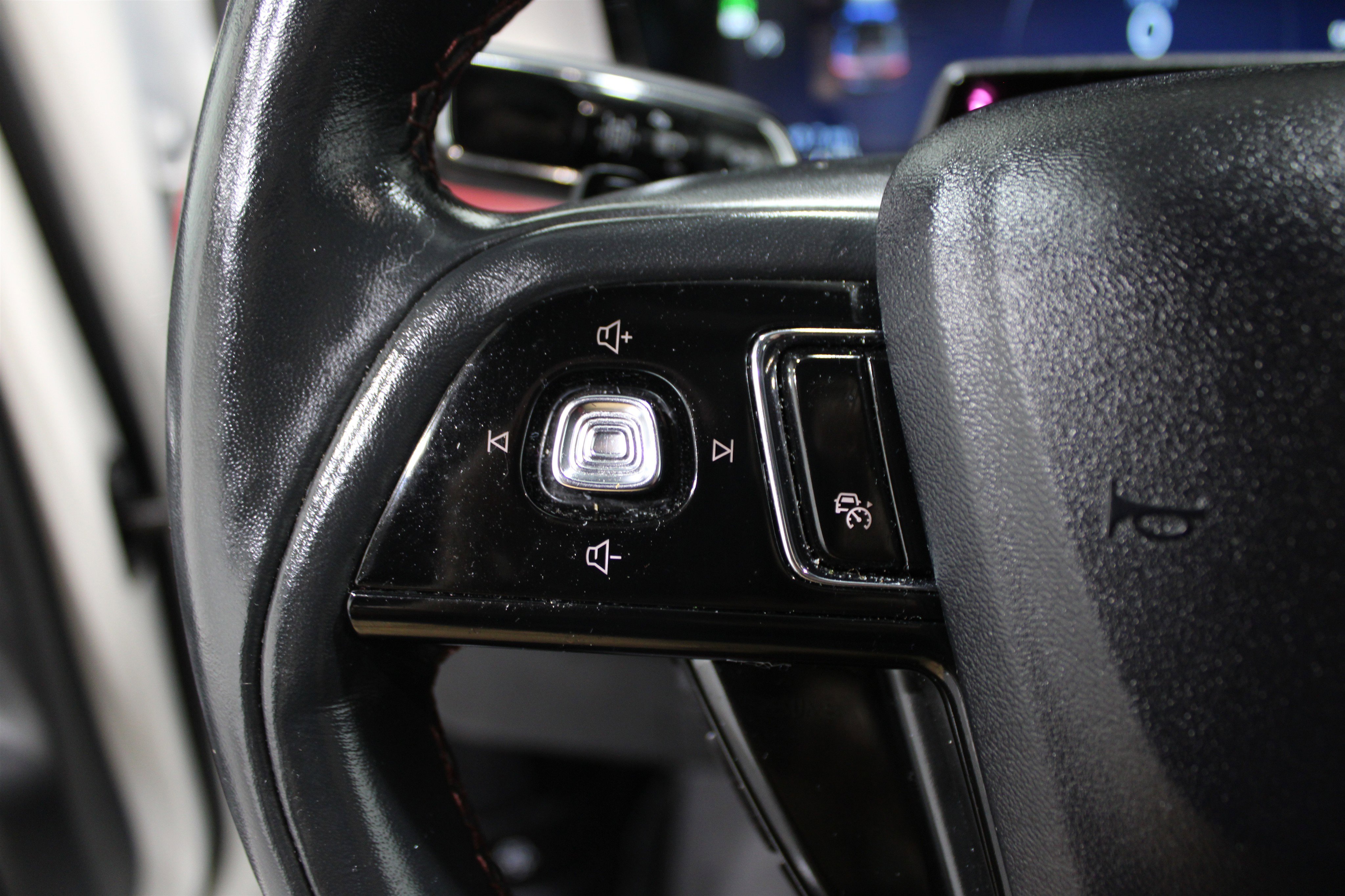 2023 Lincoln Corsair Reserve photo 4