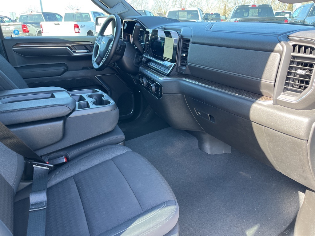 Used 2024 Black Chevrolet LT image 33