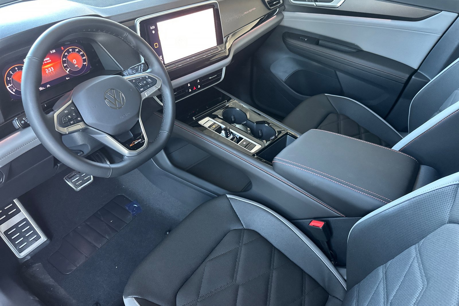 2025 Volkswagen Atlas Peak Edition SE photo 10