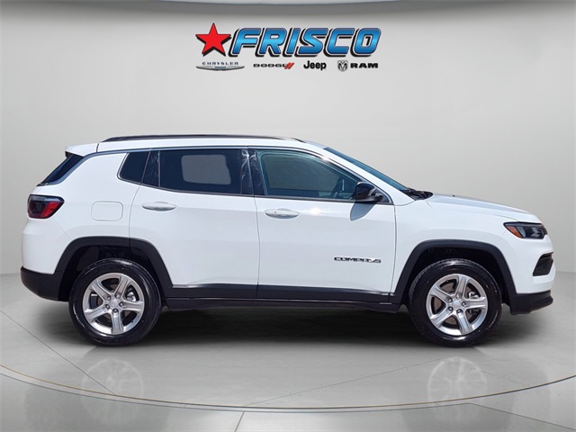 2024 Jeep Compass Latitude photo 8