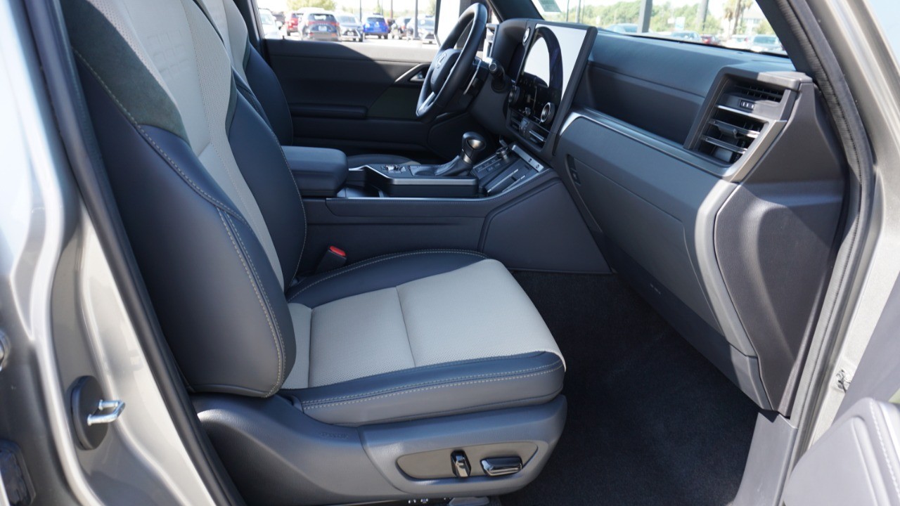 2024 Lexus GX 550 Overtrail photo 15
