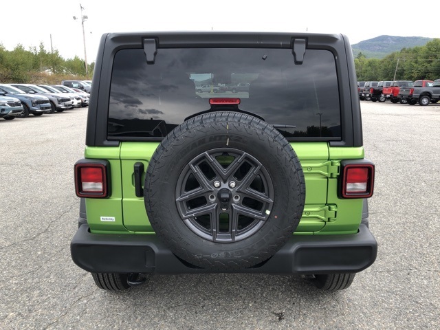 2025 Jeep Wrangler Sport S photo 4