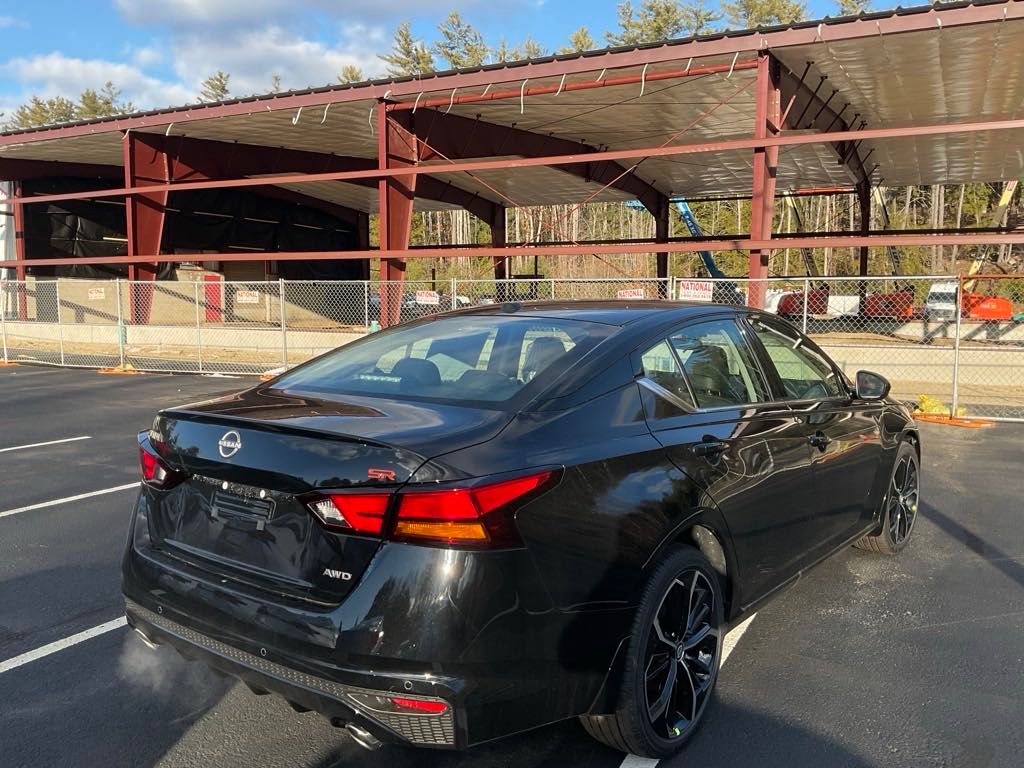 2025 Nissan Altima 2.5 SR photo 7