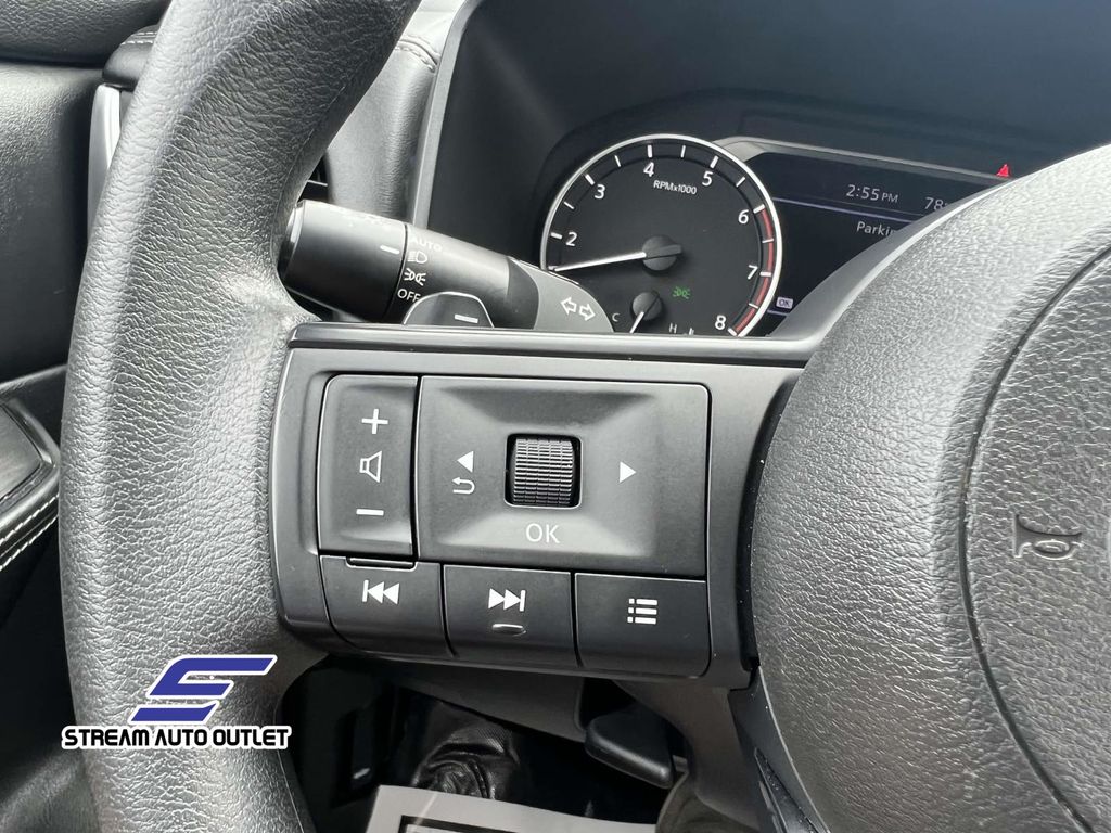2024 Nissan Rogue SV photo 16