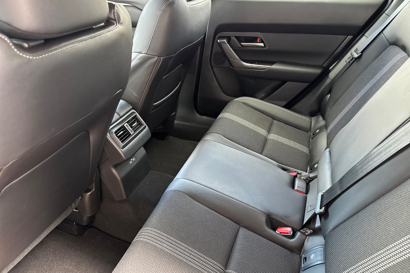 2025 Mazda CX-50 2.5 S Preferred photo 12