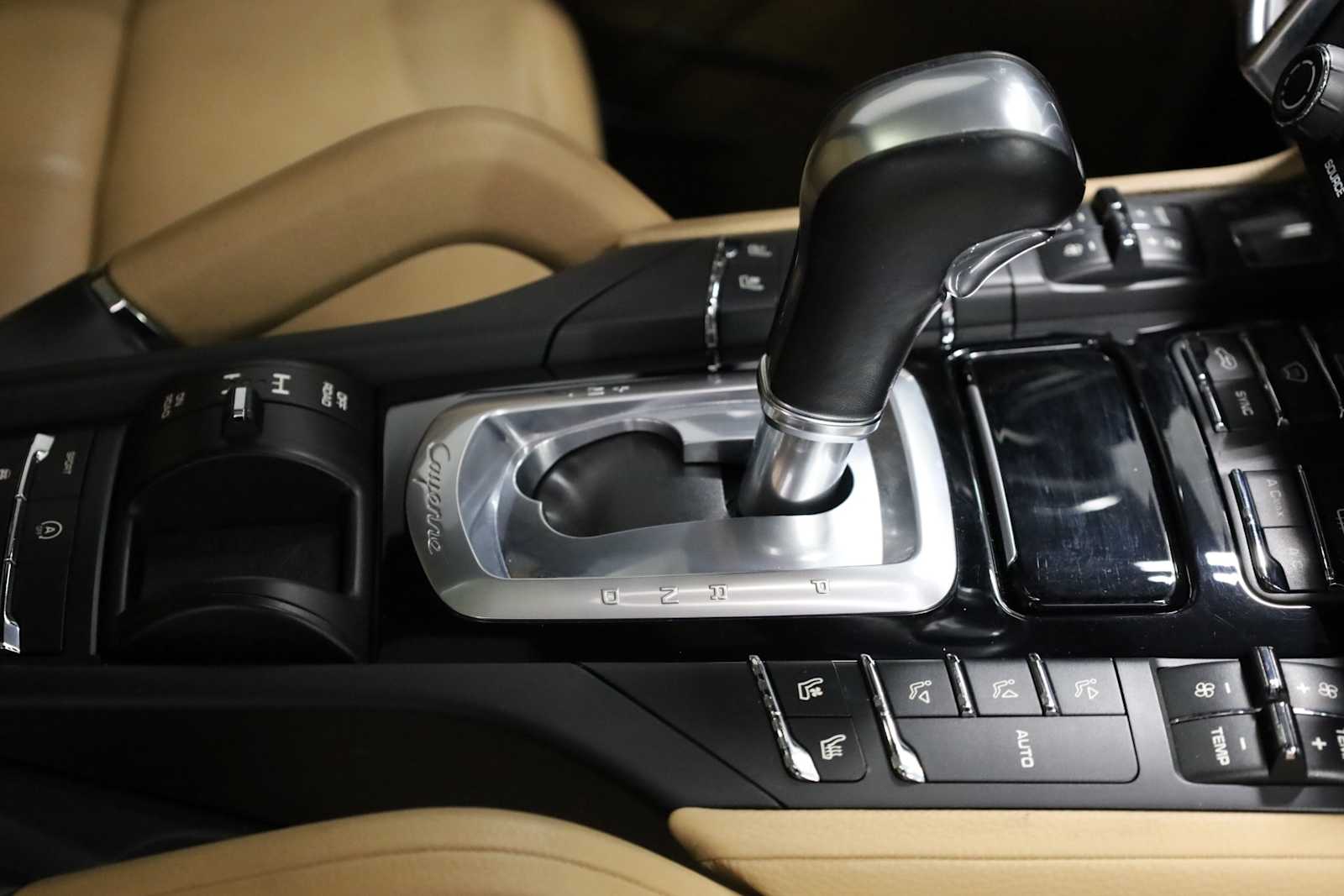 2018 Porsche Cayenne Platinum Edition photo 20
