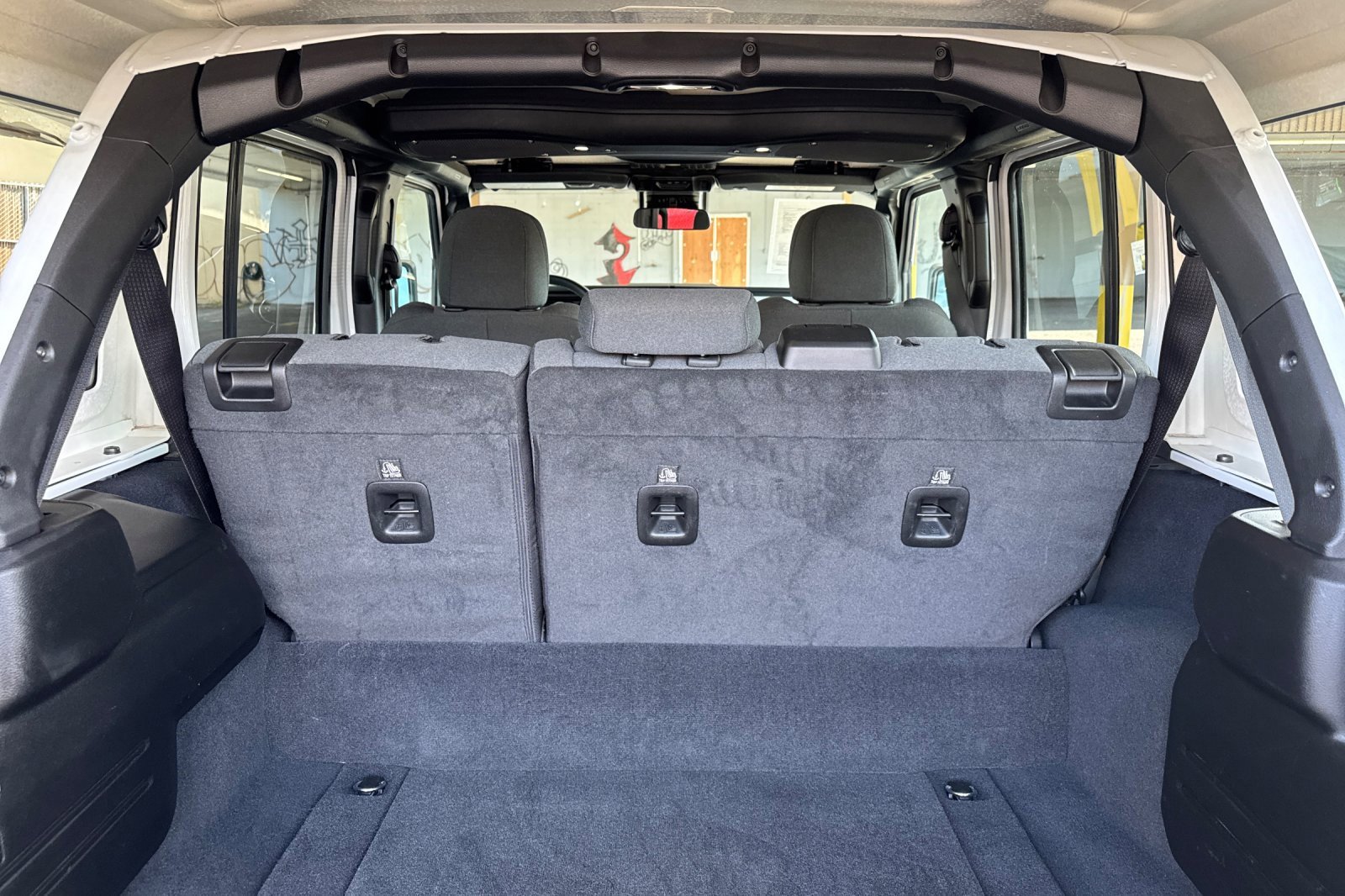 2024 Jeep Wrangler Sahara 4xe photo 15