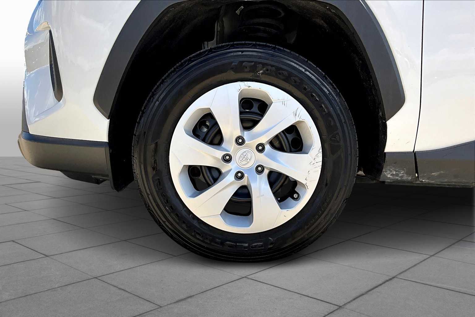 2024 Toyota RAV4 LE photo 10