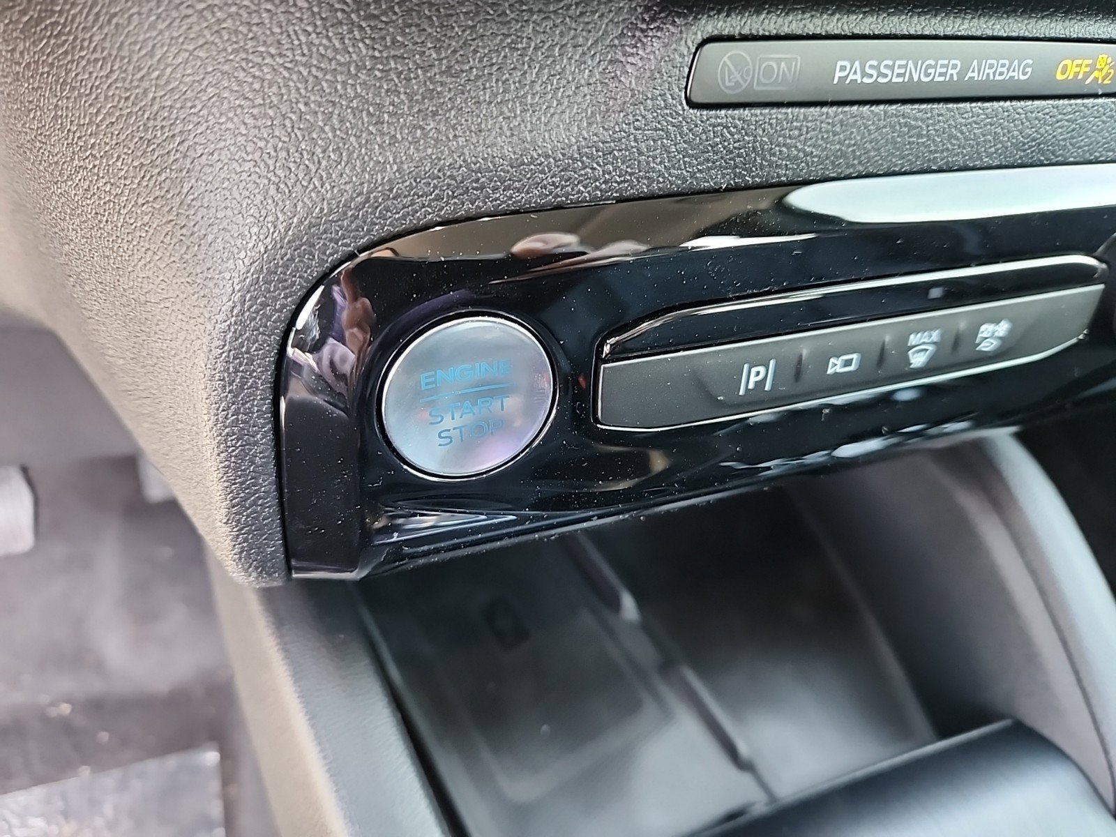 2024 Ford Escape Plug-In Hybrid photo 13