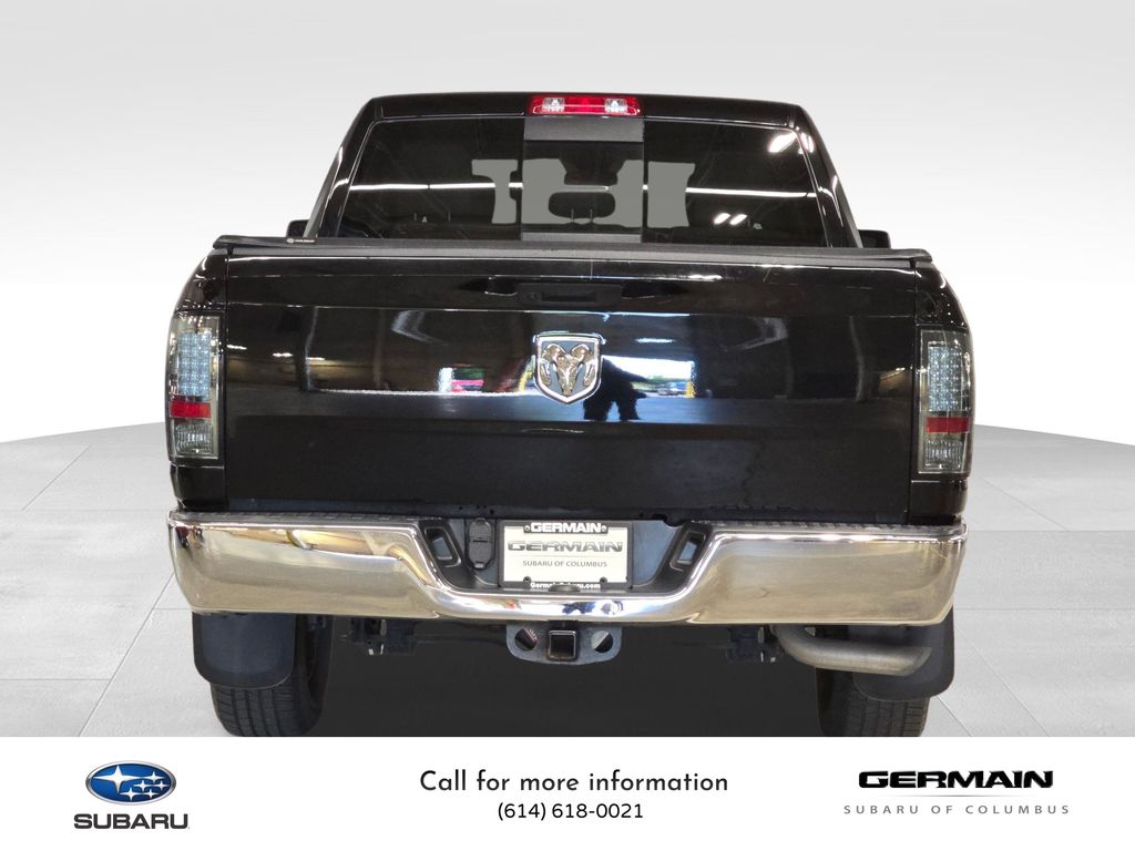 2019 Ram 1500 Classic SLT photo 4