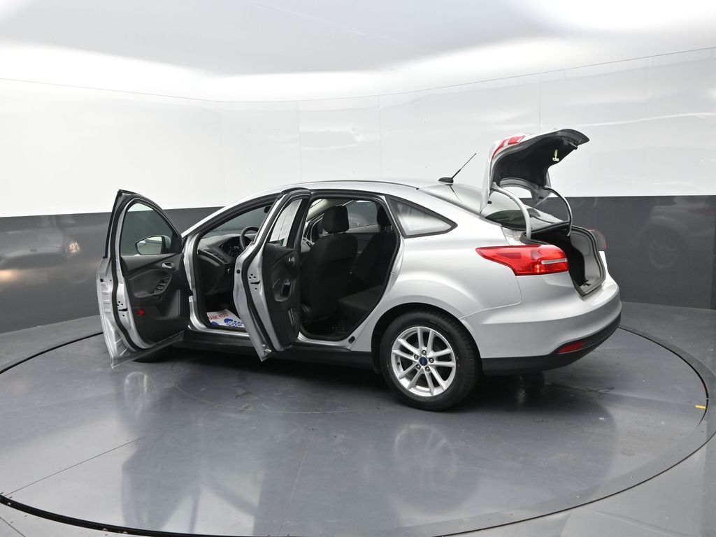 2018 Ford Focus SE photo 30