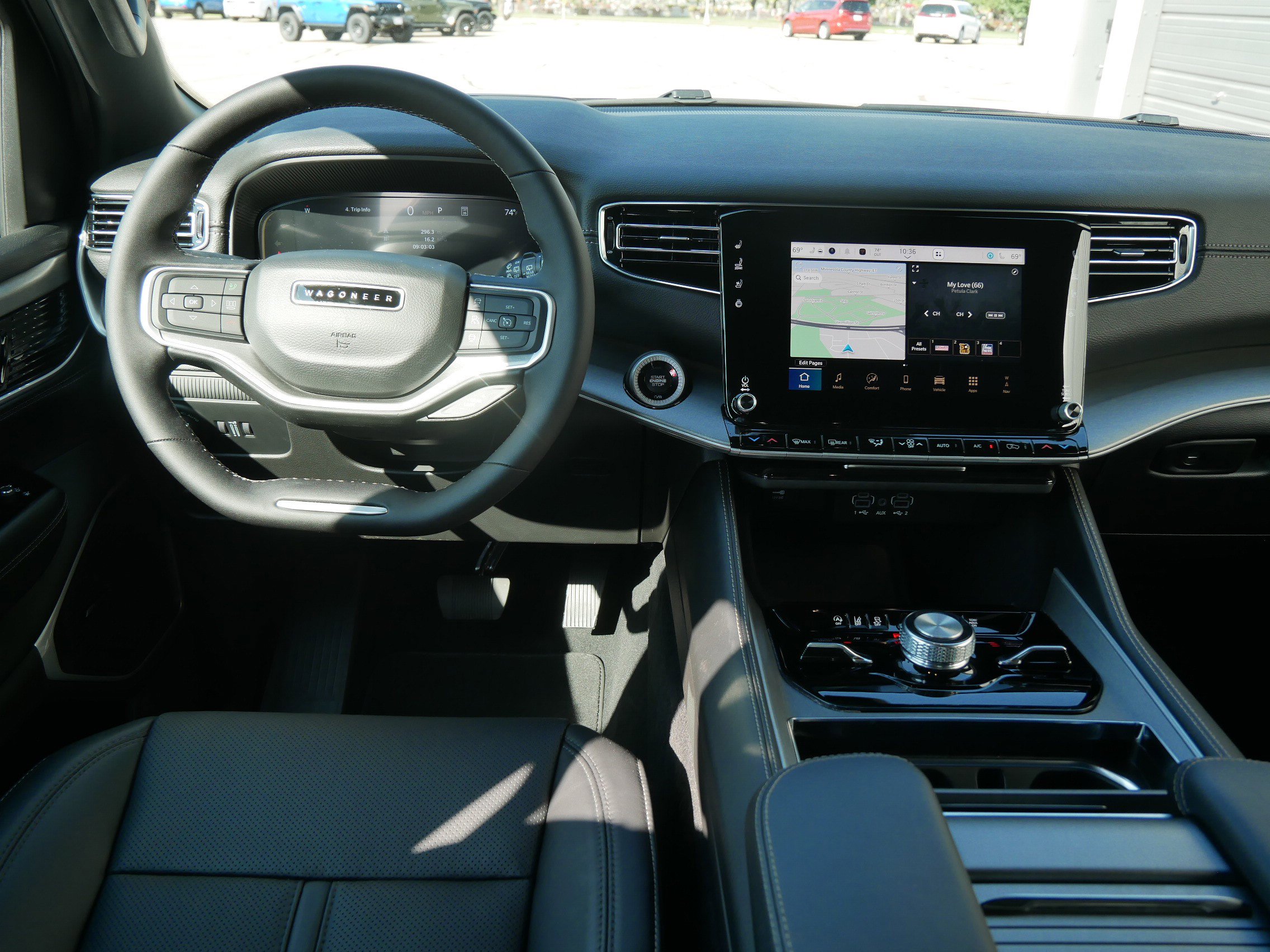 2025 Jeep Wagoneer Series II Carbide photo 9