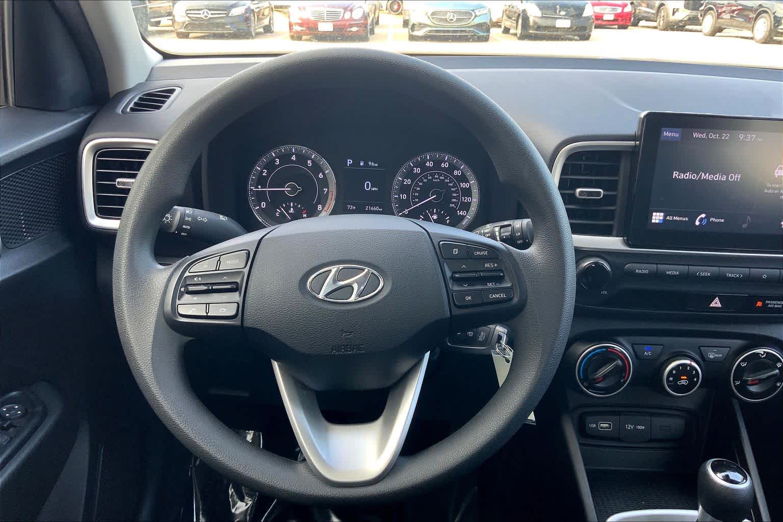 2022 Hyundai Venue SE photo 4
