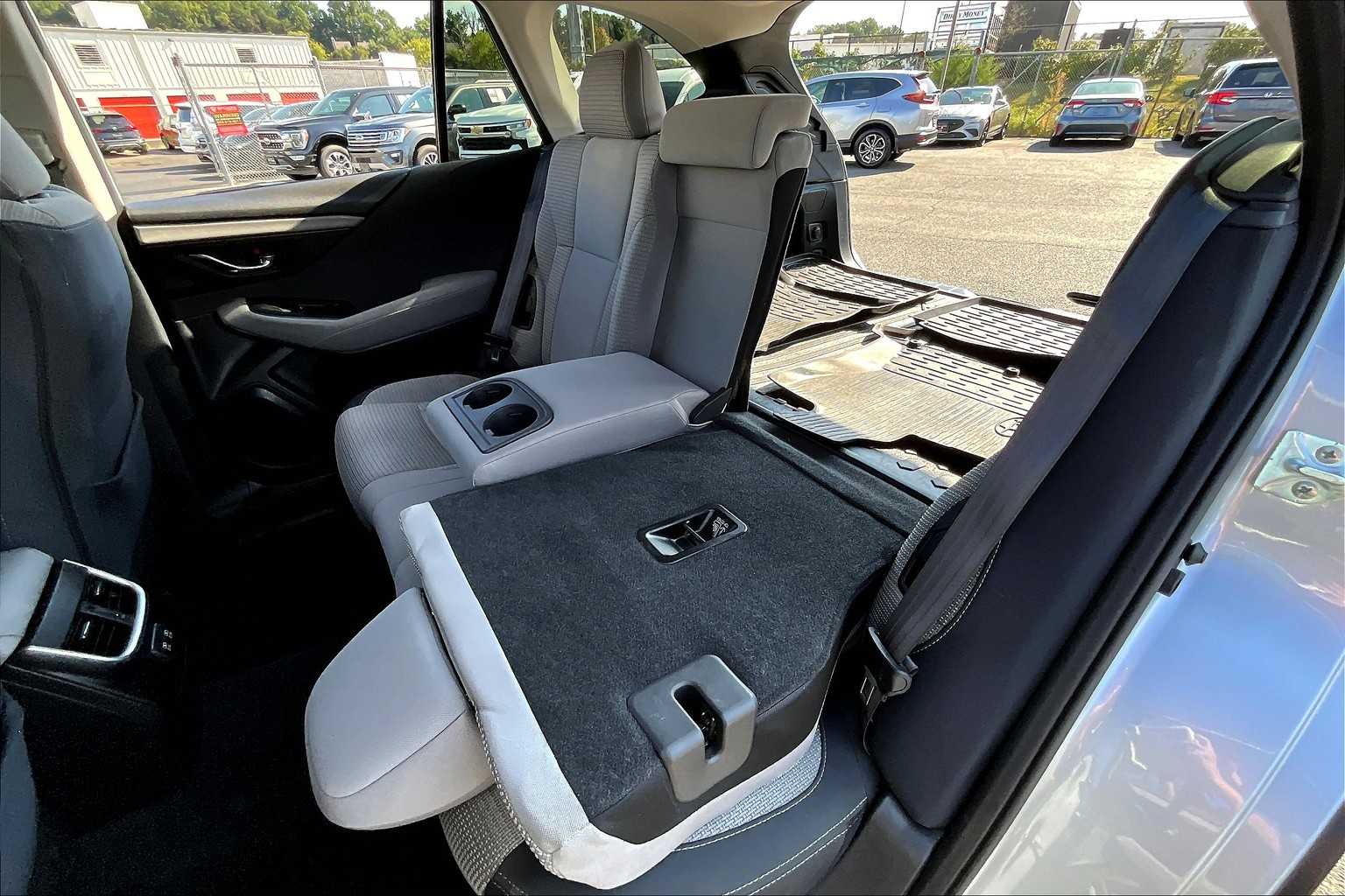 2022 Subaru Outback Premium photo 19