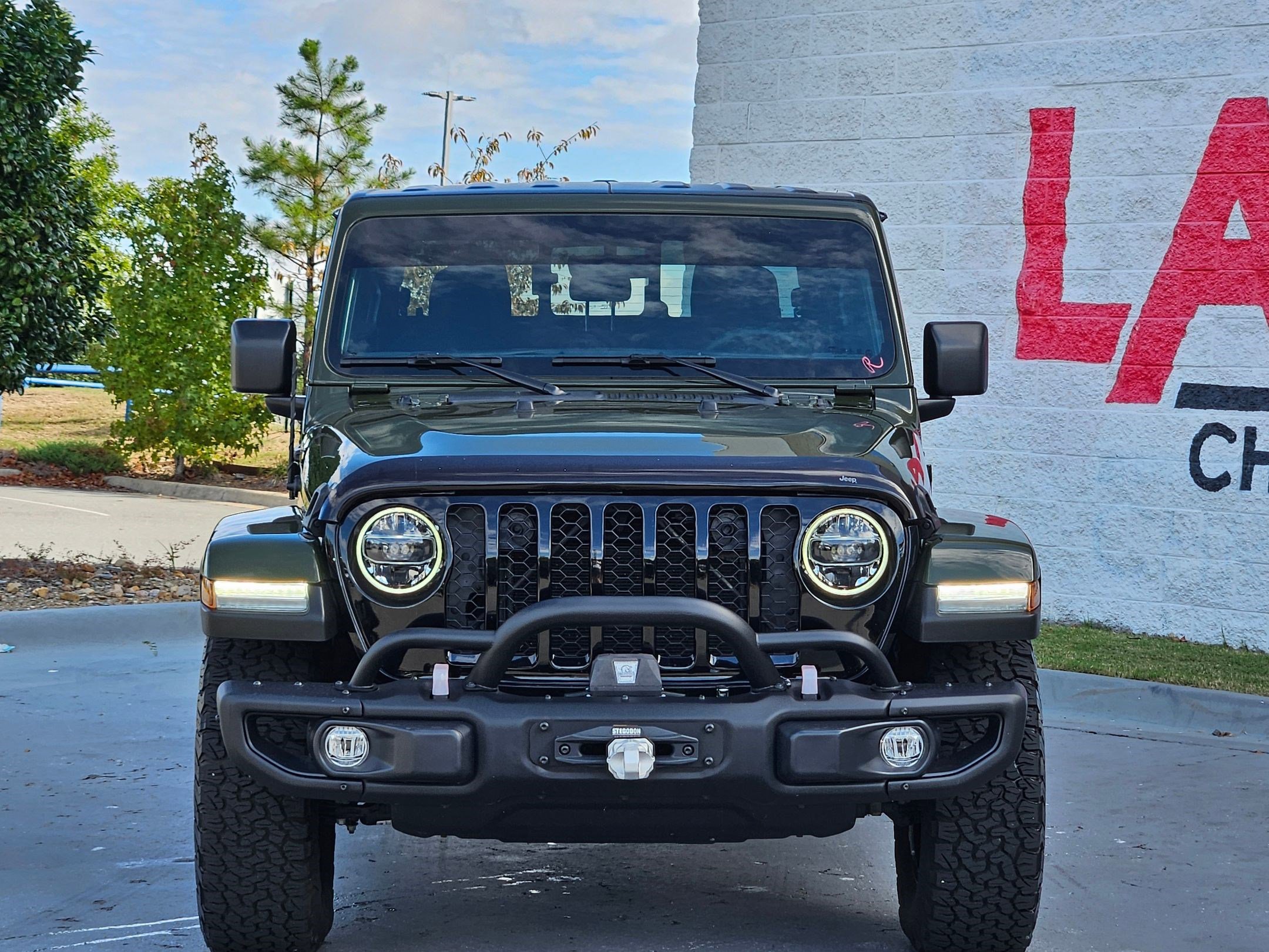 Used 2022 Jeep Gladiator California Edition with VIN 1C6HJTAGXNL162566 for sale in Little Rock
