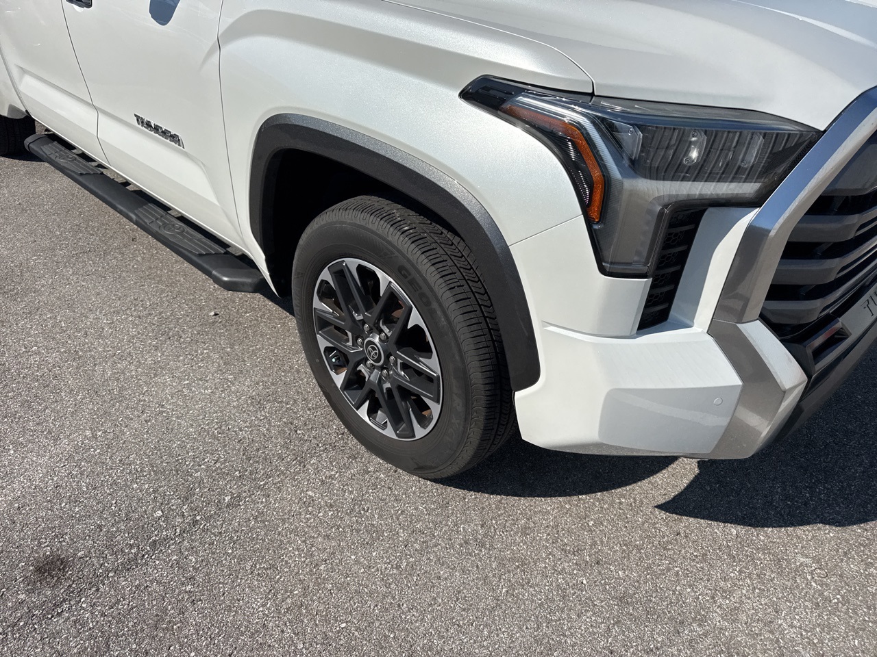 2022 Toyota Tundra Limited photo 2