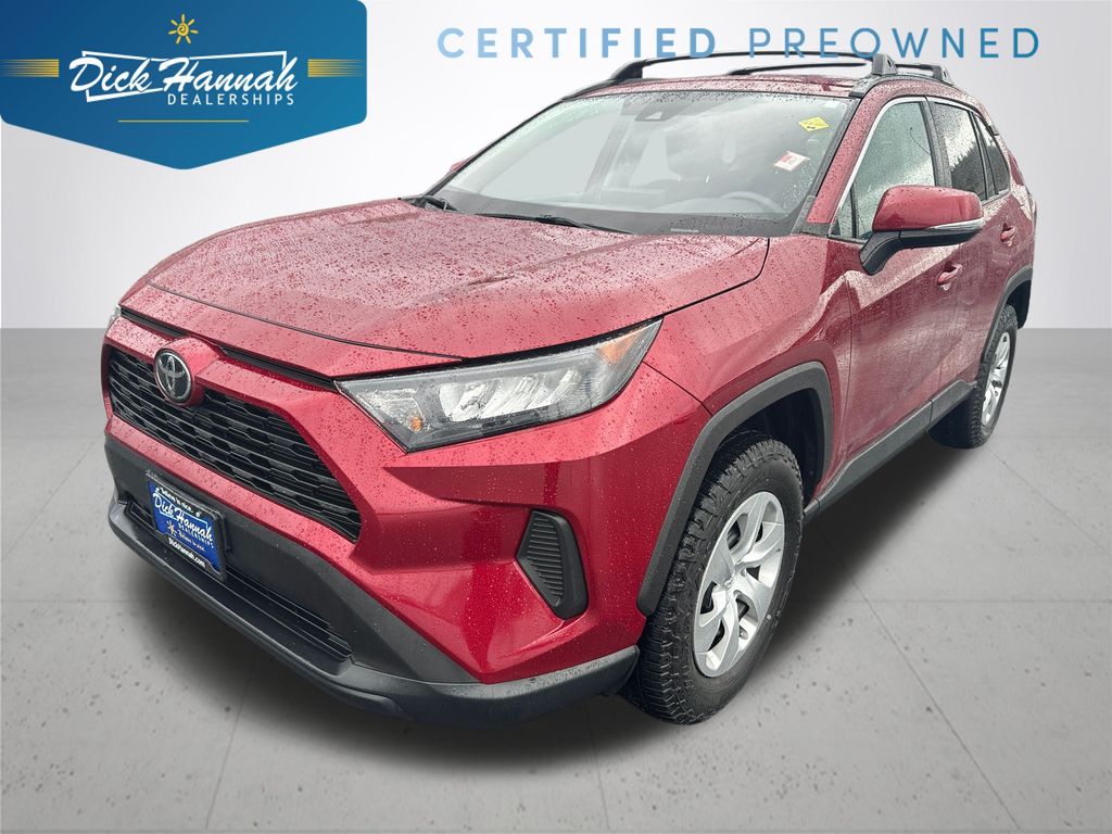 2021 Toyota RAV4 LE's photo