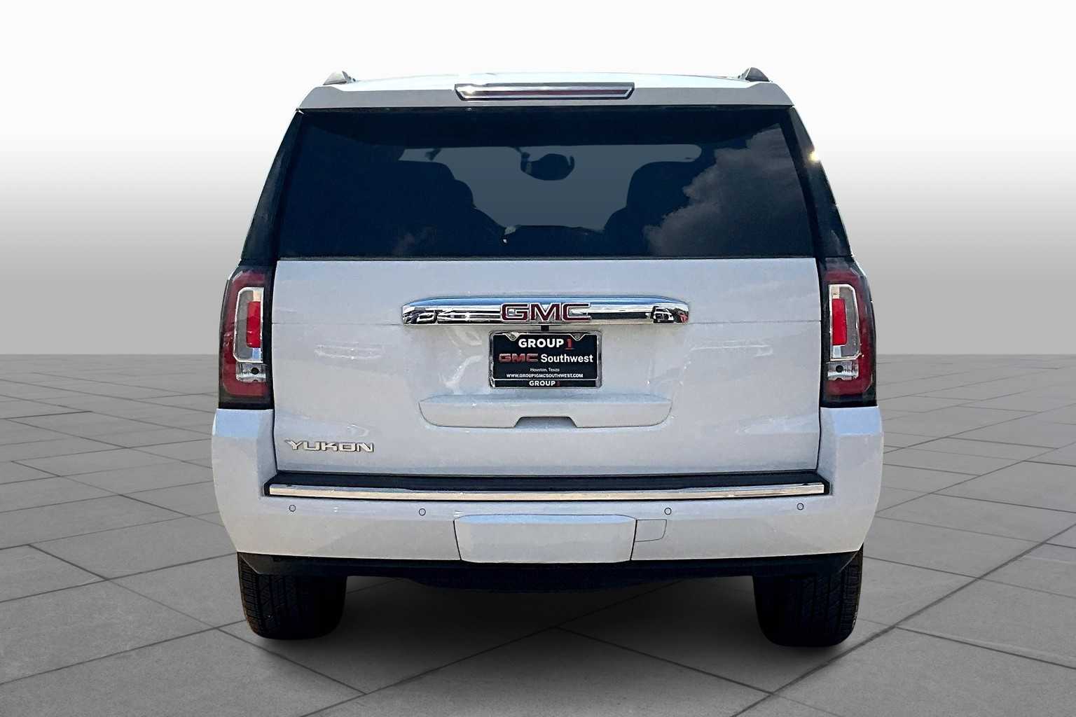 2017 Gmc Yukon Denali photo 4
