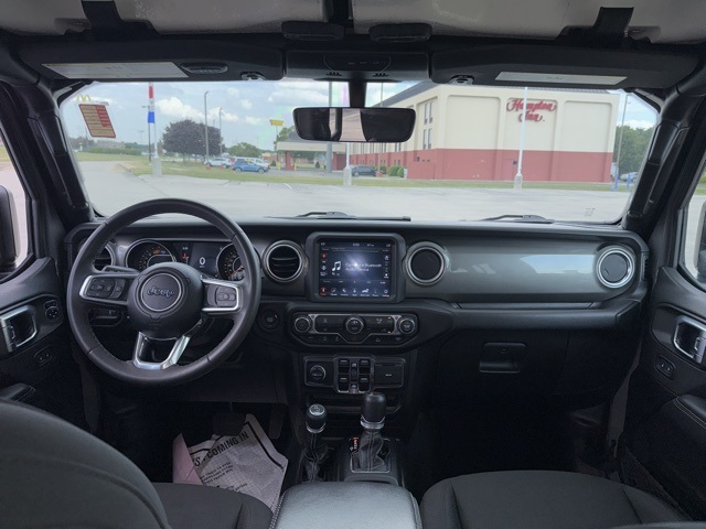 2023 Jeep Wrangler Sahara photo 12