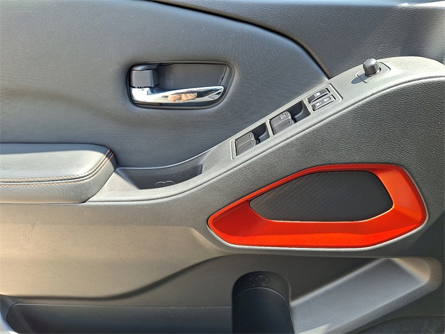 2023 Nissan Frontier PRO-4X photo 11
