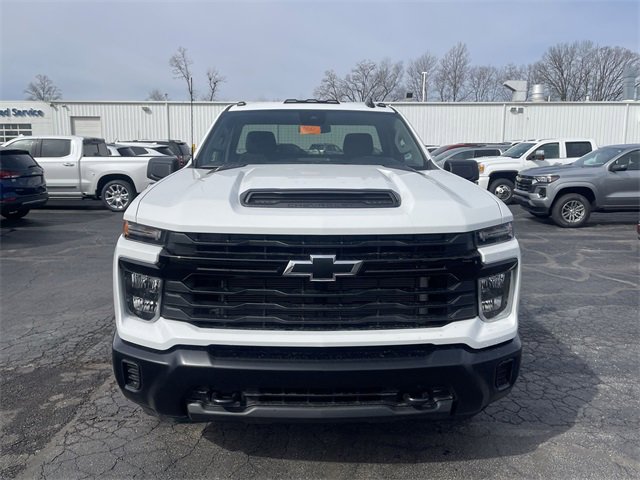 2025 Chevrolet Silverado 2500HD LT photo 3