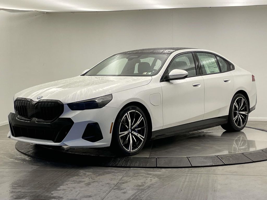 2026 BMW 5 Series 550e's photo