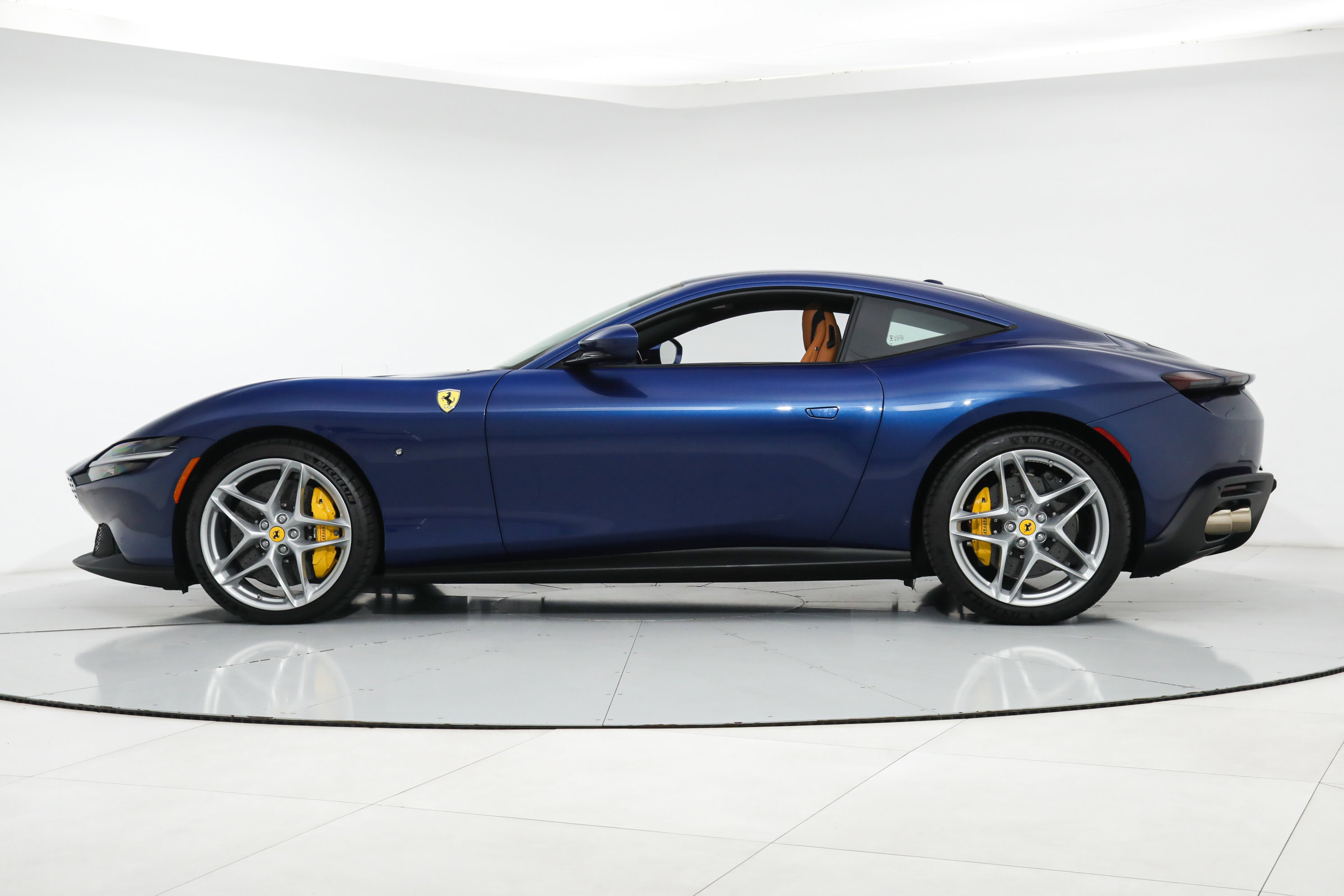 2021 Ferrari Roma photo 3