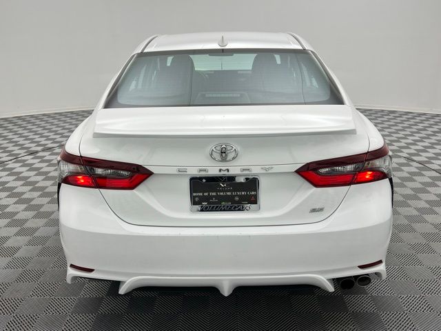 2024 Toyota Camry SE photo 3
