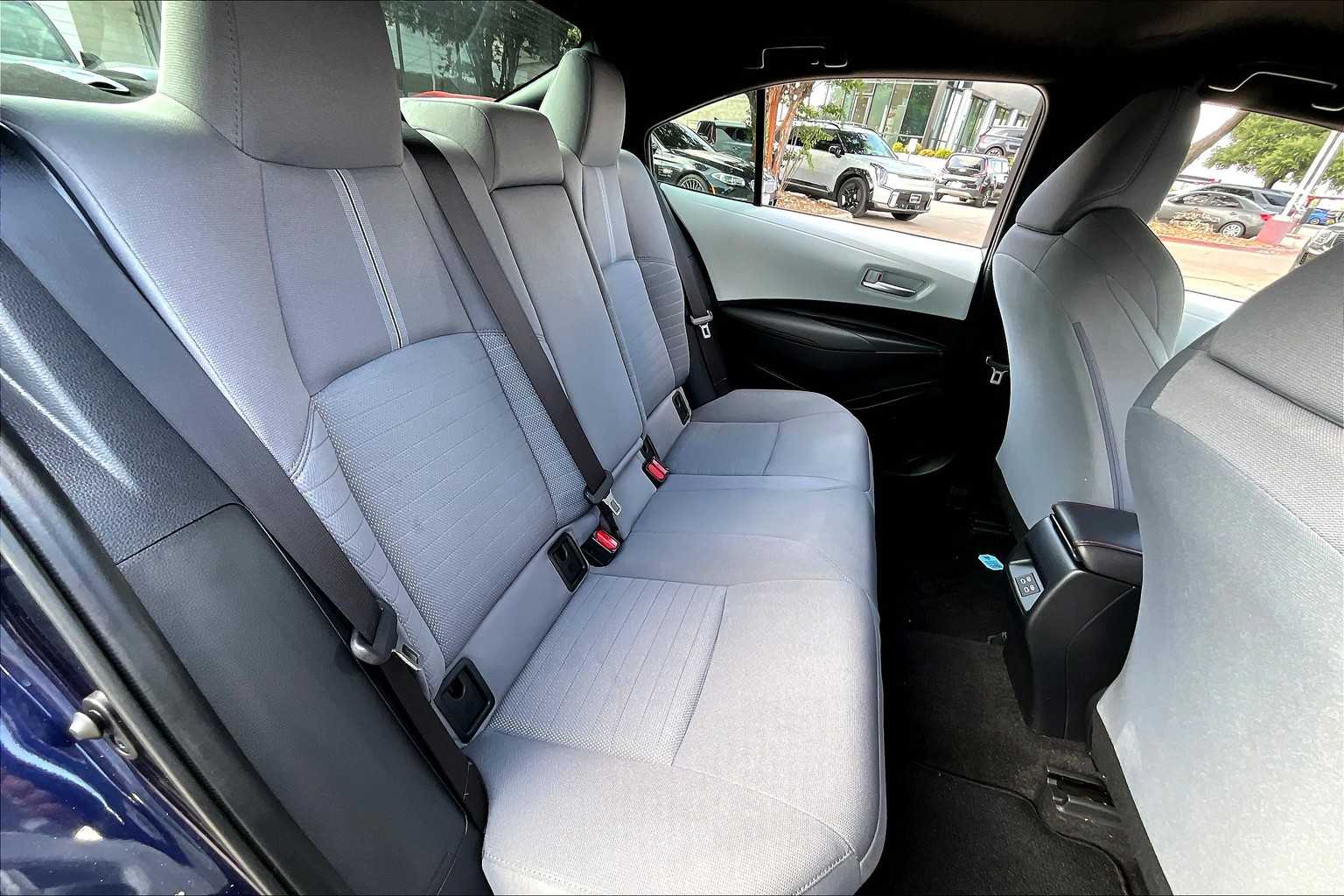 2024 Toyota Corolla XLE LE Premium SE photo 18