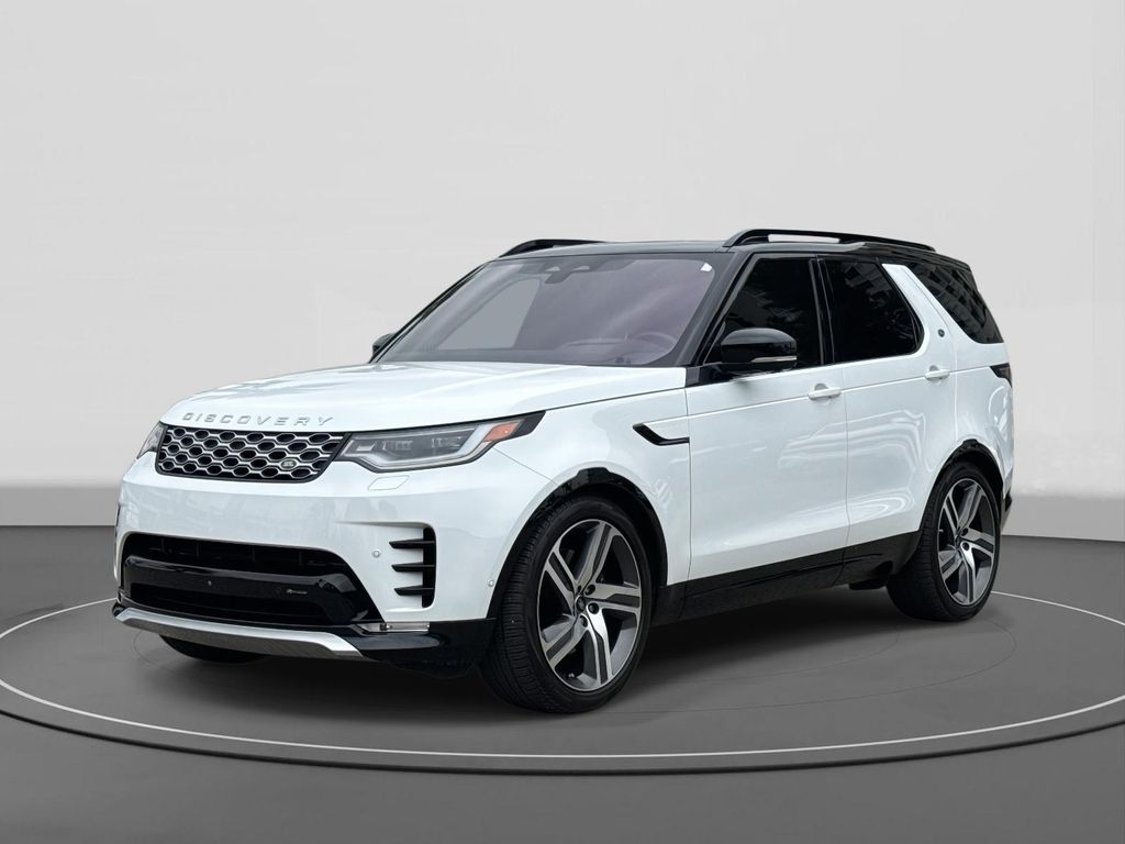 2023 Land Rover Discovery Metropolitan Edition's photo