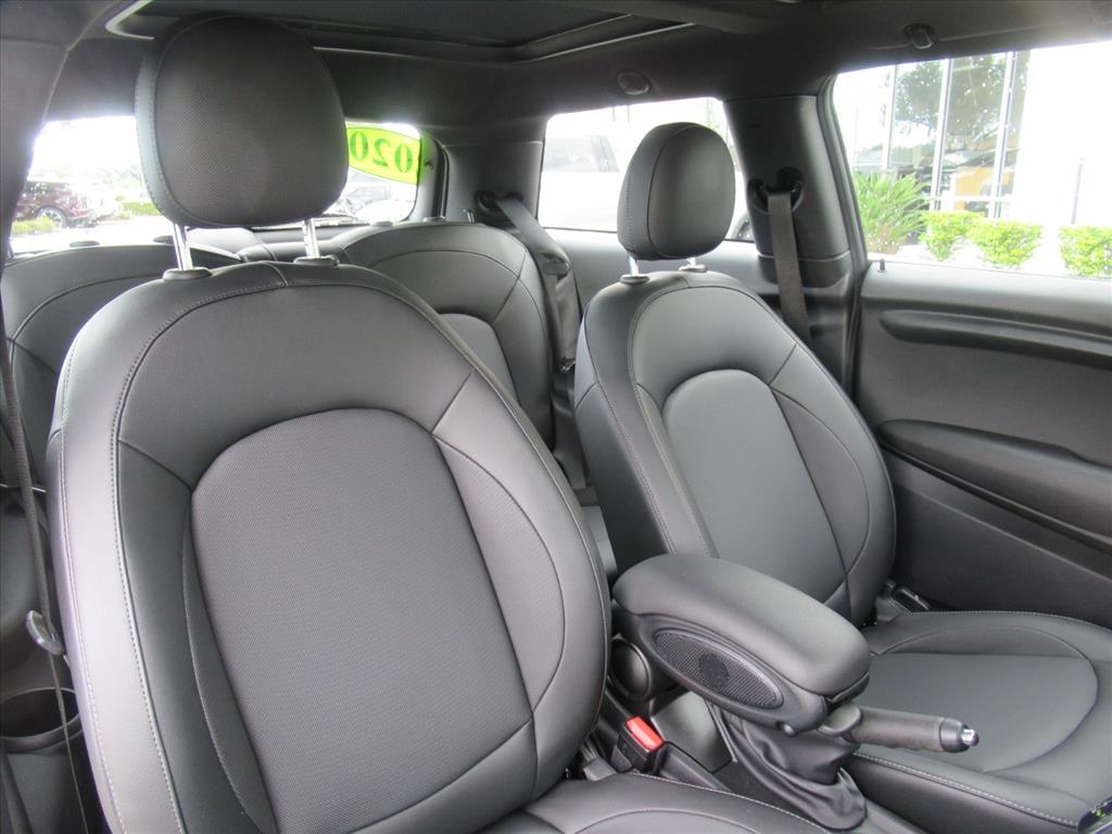 2020 Mini Cooper 2 Door Hardtop Oxford Edition photo 5