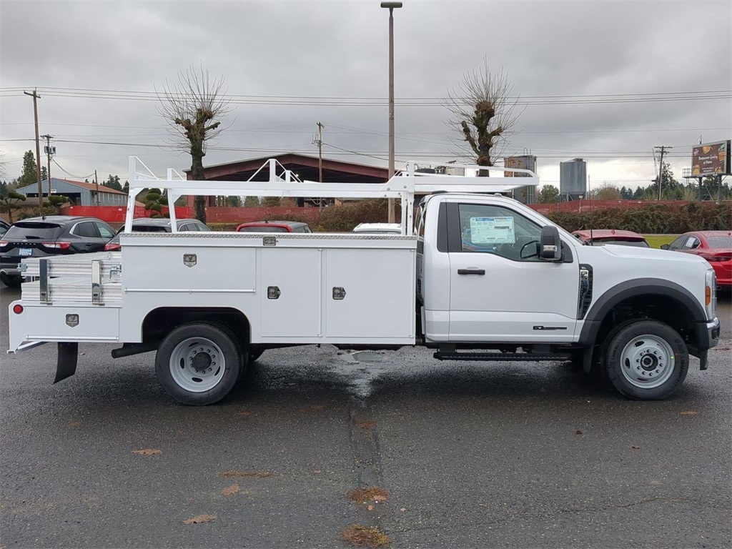 2024 Ford F-550 photo 7
