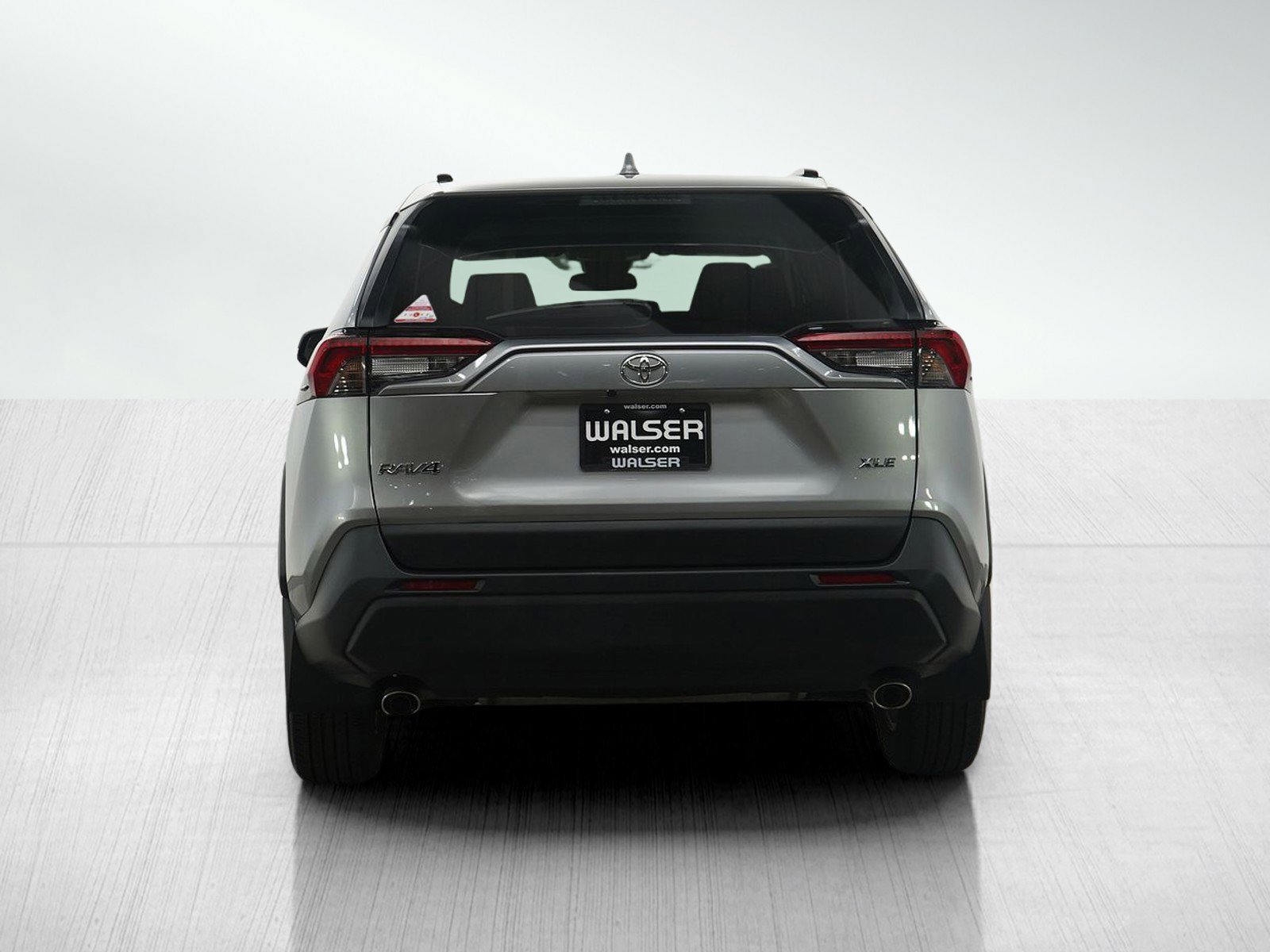 2024 Toyota RAV4 XLE photo 3