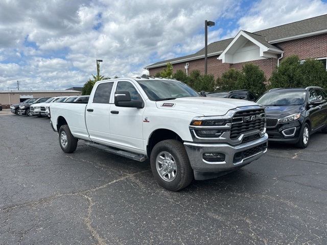 2025 Ram 2500 Tradesman photo 2