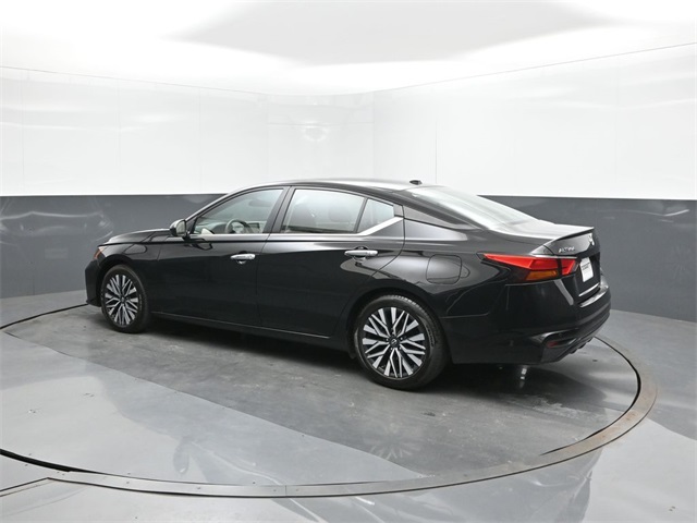2024 Nissan Altima 2.5 SV photo 5