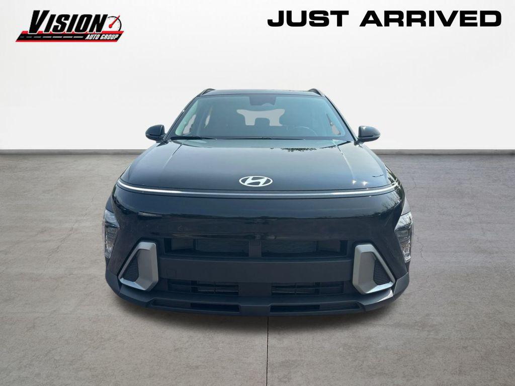 2026 Hyundai Kona SEL photo 2