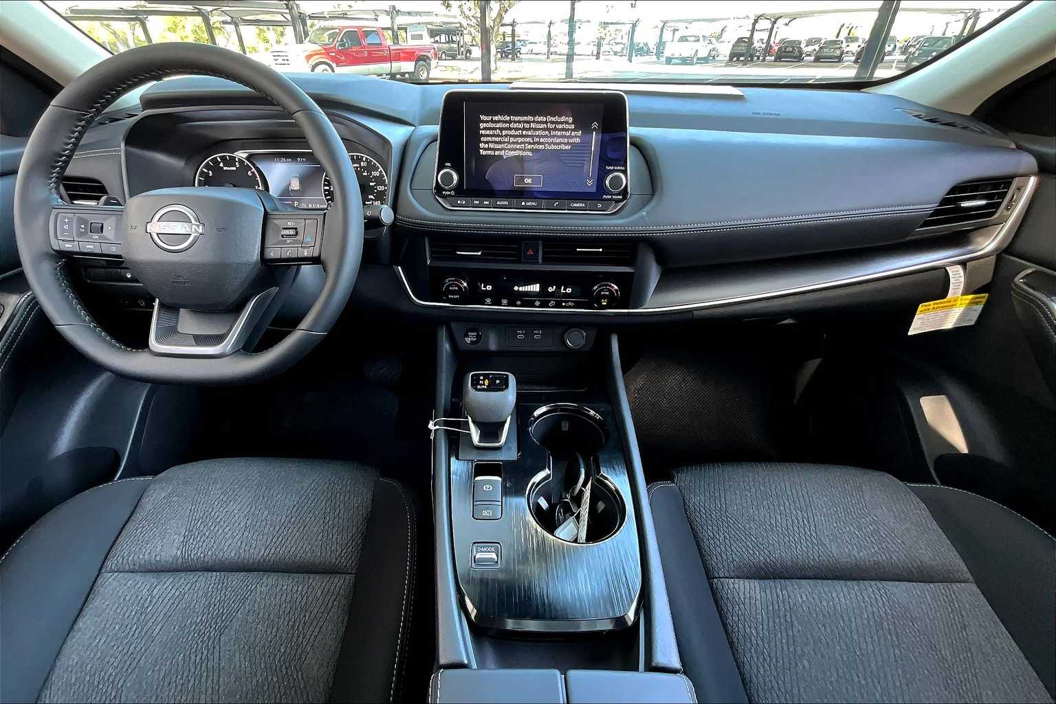 2026 Nissan Rogue SV photo 4